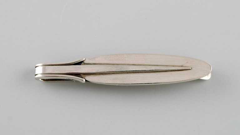 Georg Jensen art deco tie pin in sterling silver. Model number 63. Dated 
1915-1930.
