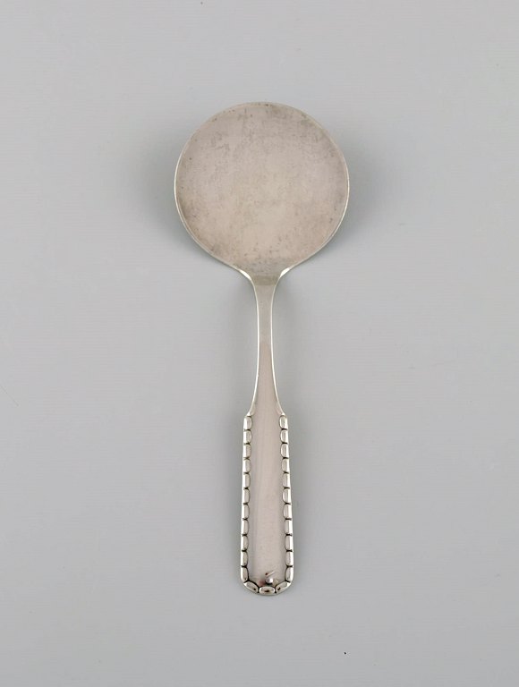 Early Georg Jensen Rope serving spade in silver (830). Dated 1915-1930.
