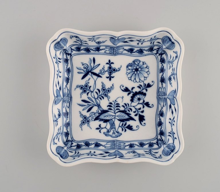 Meissen Løgmønstret skål i håndmalet porcelæn. Tidligt 1900-tallet.
