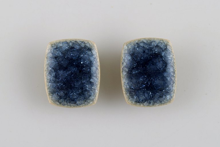 Ole Bjørn Krüger (1922-2007), Danish sculptor and ceramicist. A pair of unique 
ear clips in glazed stoneware. Beautiful glaze in blue tones. 1960s / 70s.
