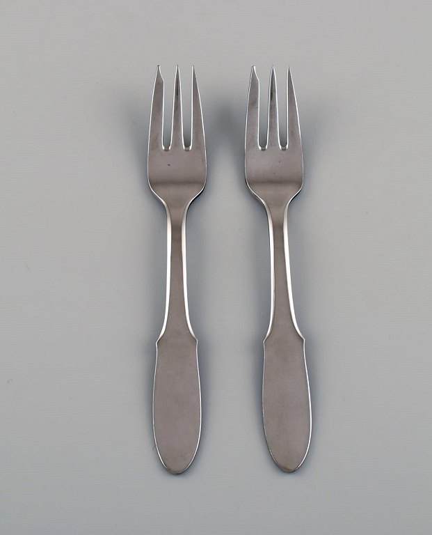 Gundorph Albertus for Georg Jensen. Two Mitra pastry forks in stainless steel. 
1970s.
