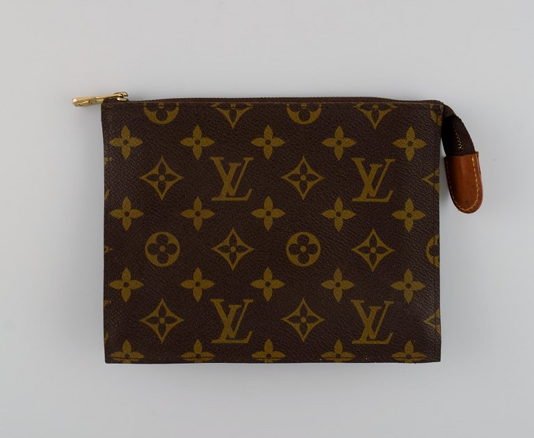 Vintage Louis Vuitton purse. Monogram canvas. 1970s.
