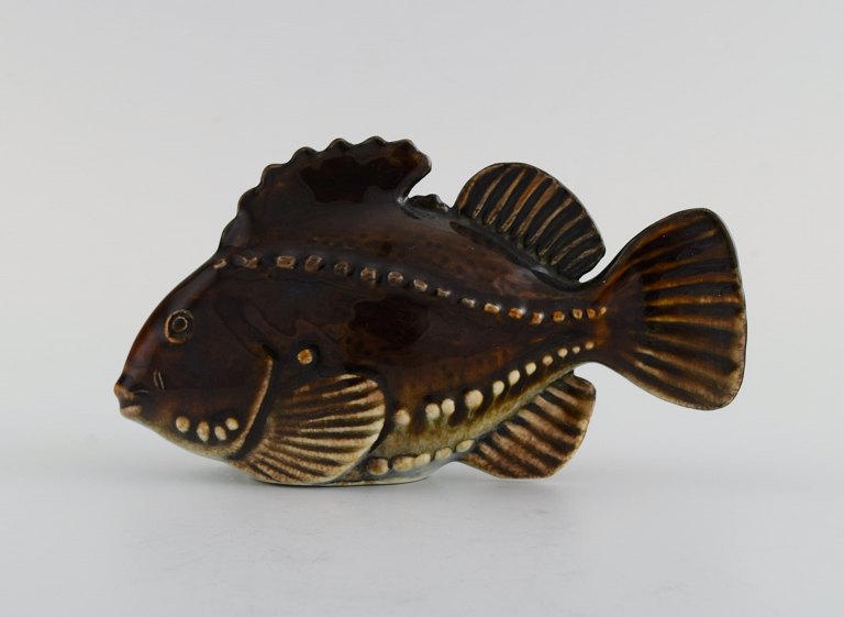 Sven Wejsfelt (1930-2009) for Gustavsberg. Unique Stim fish in glazed ceramics. 
1980s.
