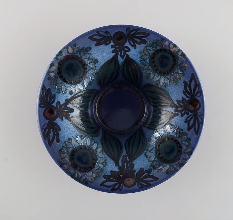 Hilkka-Liisa Ahola (1920-2009) for Arabia. Bowl in glazed ceramics with 
hand-painted flowers. Finnish design, 1960s.
