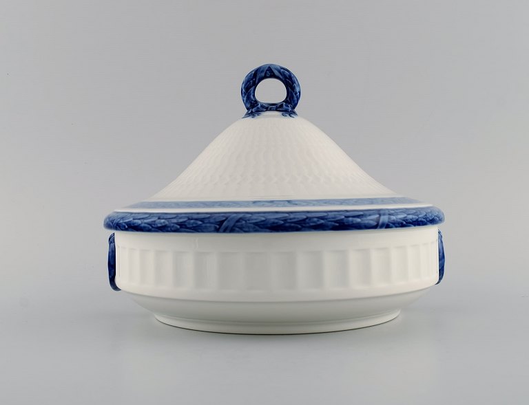 Royal Copenhagen Blue Fan lidded tureen. 1960