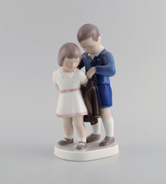 Bing & Grøndahl porcelain figure. Siblings. 1970s. Model number 2312.
