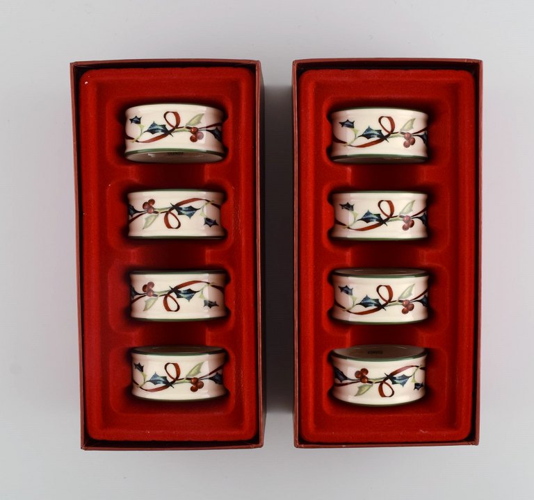 Catherine McClung for Lenox. "Winter greetings everyday". Eight napkin rings in 
glazed stoneware decorated with mistletoe and red ribbon. Approx. 2000.
