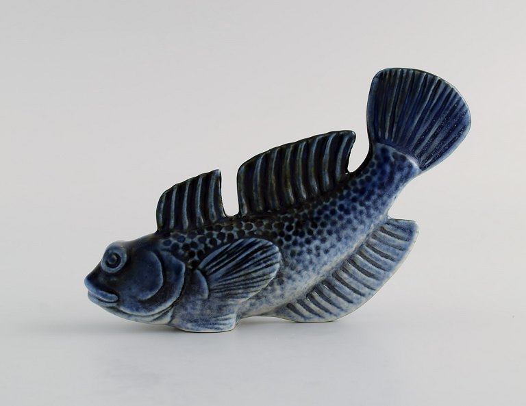 Sven Wejsfelt (1930-2009) for Gustavsberg. Unique Stim fish in glazed ceramics. 
Weever. 1980s.
