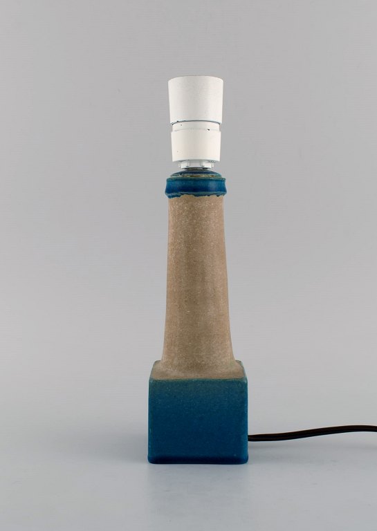 Nils Kähler (1906-1979) for Kähler. Table lamp in glazed stoneware. Beautiful 
glaze in shades of blue. 1960s.
