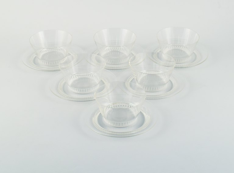 René Laligue, a set of six "Bourgueil" finger bowls with matching saucers.