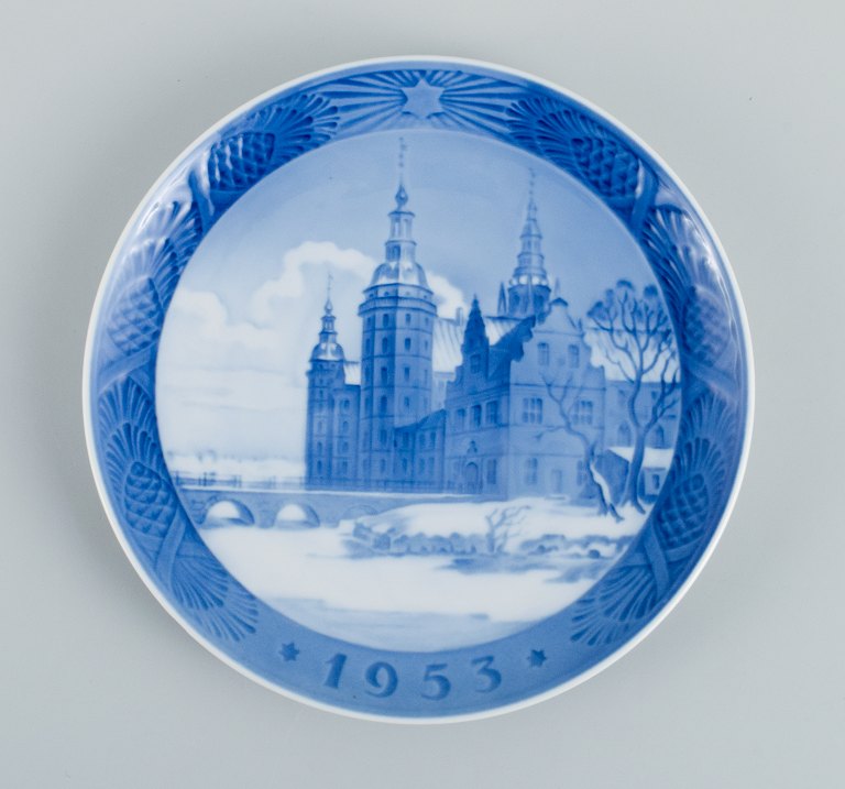Royal Copenhagen Christmas plate from 1953.
