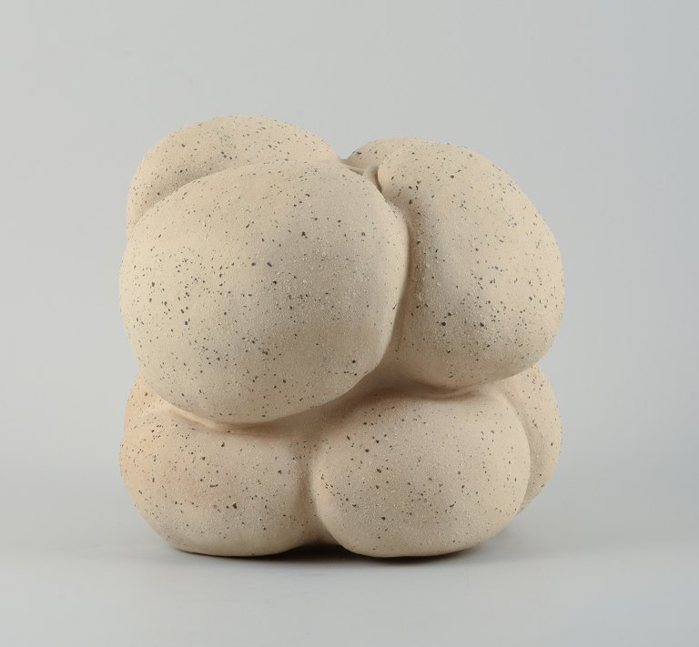 Christina Muff, dansk samtidskeramiker (f. 1971).
Large, unglazed unique vessel. Large bulging protrusions emphasize the organic 
shape.