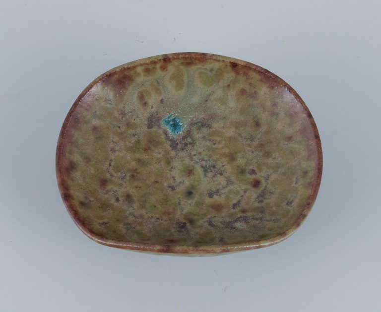 Arne Bang, miniature bowl with glaze in green-brown shades.