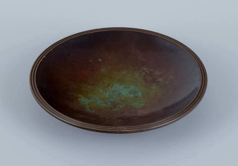 Just Andersen, art deco bronze dish with beautiful patination.
1930s.