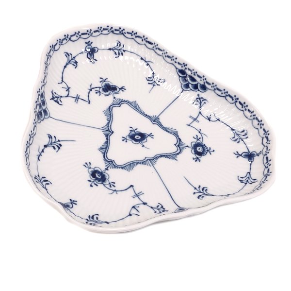 Royal Copenhagen blue fluted half lace plate #515. Size: 20,5x23cm