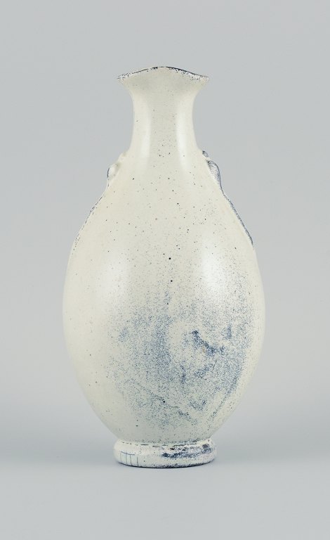 Svend Hammershøi for Kähler. Vase in glazed stoneware.
Beautiful grey-black double glaze.