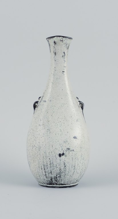 Svend Hammershøi for Kähler. Vase in glazed stoneware.
Beautiful grey-black double glaze.