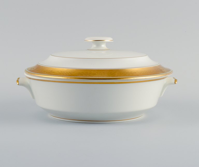 Royal Copenhagen. White porcelain lidded tureen with gold rim.