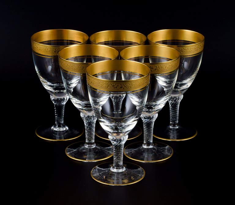 Rimpler Kristall, Zwiesel, Germany, six hand blown crystal red wine glasses with 
gold rim decorated with grapes and vine leaves.