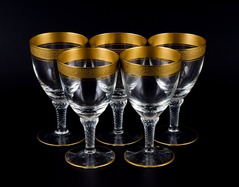 Rimpler Kristall, Zwiesel, Tyskland, fem mundblæst krystal rødvinsglas med 
guldkant dekoreret med vindruer og vinblade.