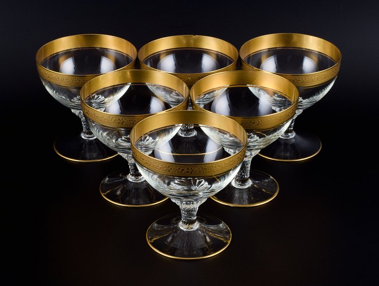 Rimpler Kristall, Zwiesel, Tyskland, seks mundblæst krystal champagneskåle med 
guldkant dekoreret med vindruer og vinblade.