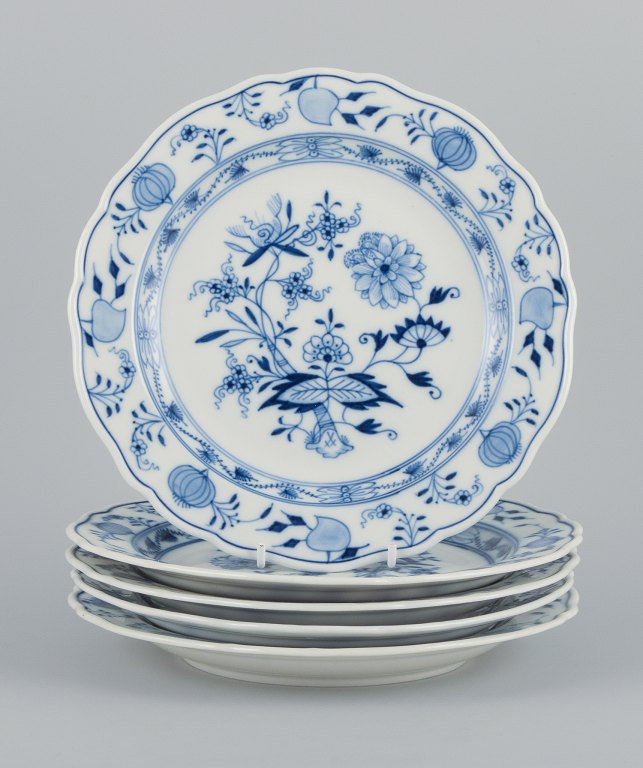 Meissen, Germany, five Blue Onion pattern lunch plates.
Hand painted.