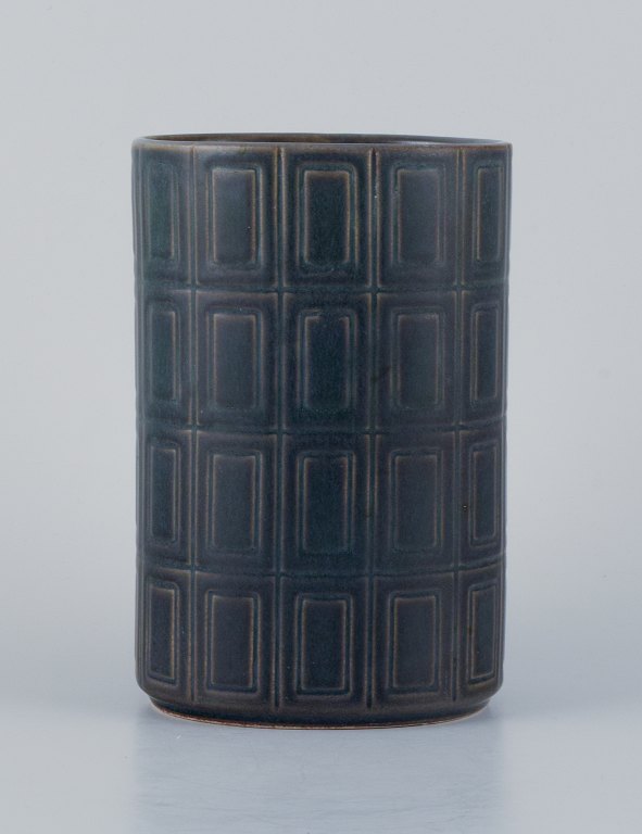 Arabia, Finland, ceramic vase with glaze in blue-violet tones.
Geometric motif.