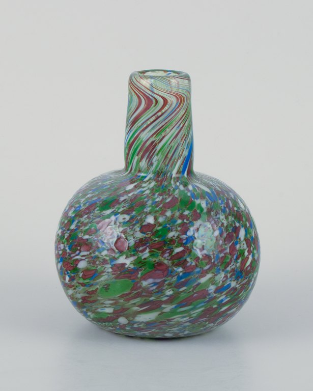 Murano, Italien, Millefiori, mundblæst kunstglasvase.