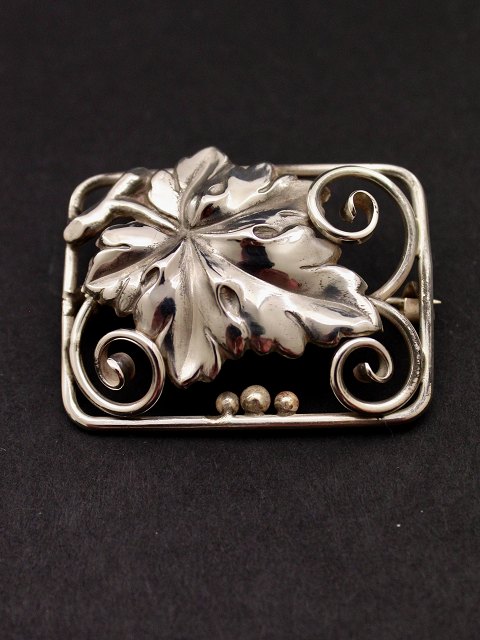 Art deco broche