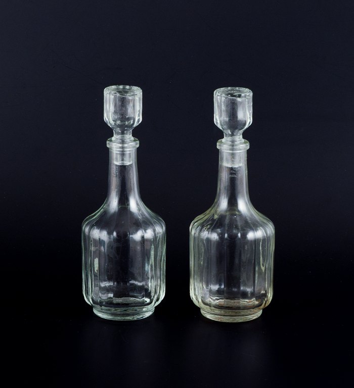 Oil/vinegar set in clear glass. Danish design.