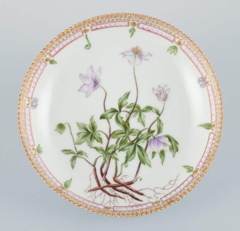 Royal Copenhagen, Flora Danica, early bowl.