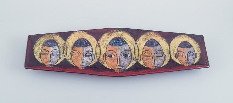 Michael Andersen, Bornholm, large rectangular ceramic platter decorated with 
faces. Handmade.
