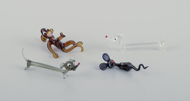 Murano, Italy. A collection of four miniature glass animal figurines in colored 
art glass.