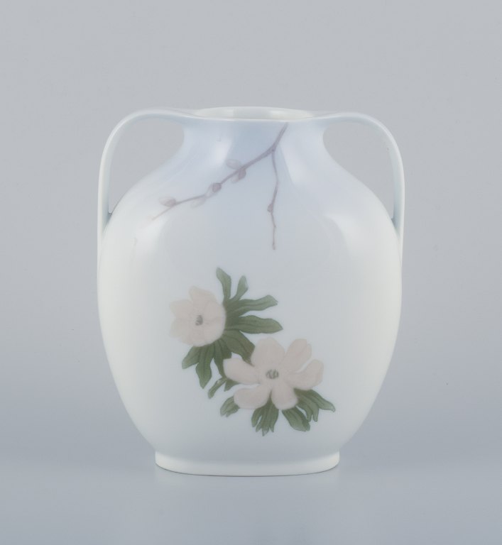 Royal Copenhagen, Art Nouveau vase med hanke.