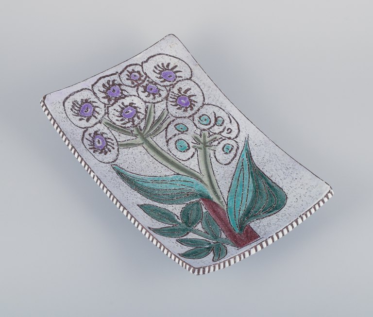 Mari Simmulson for Upsala Ekeby, Sweden. Large rectangular dish on foot. 
Retro-style flower motif.