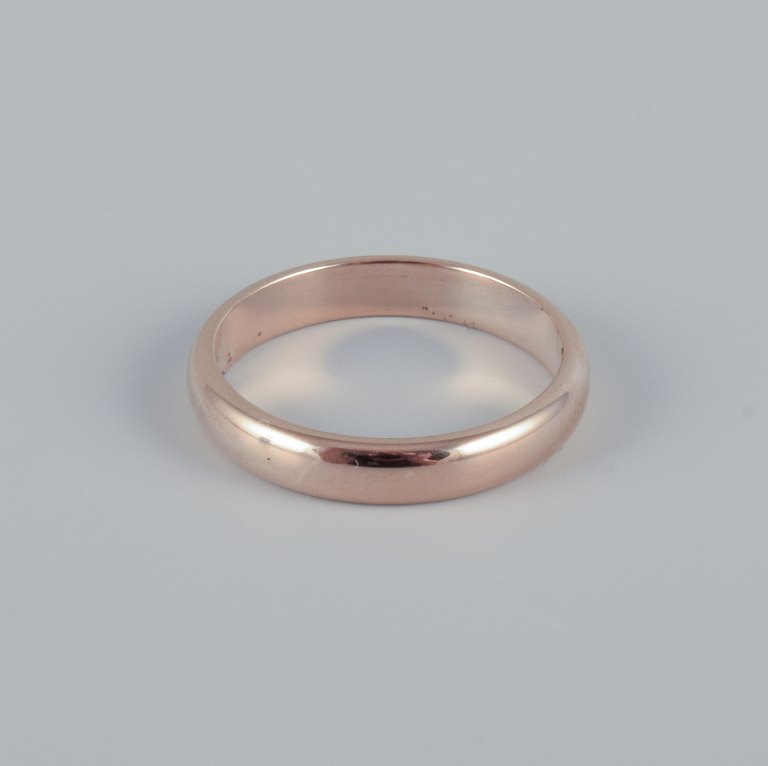 Danish goldsmith. 14 karat gold alliance ring.