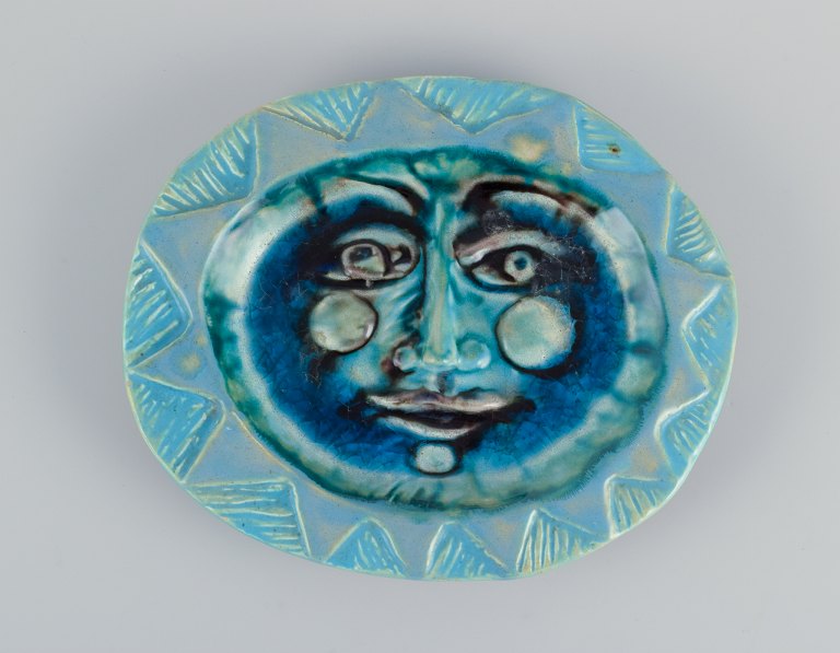 Elio Schiavon (1925-2004), Italien. Unika keramikskål indlagt med blåt glas i 
bunden.