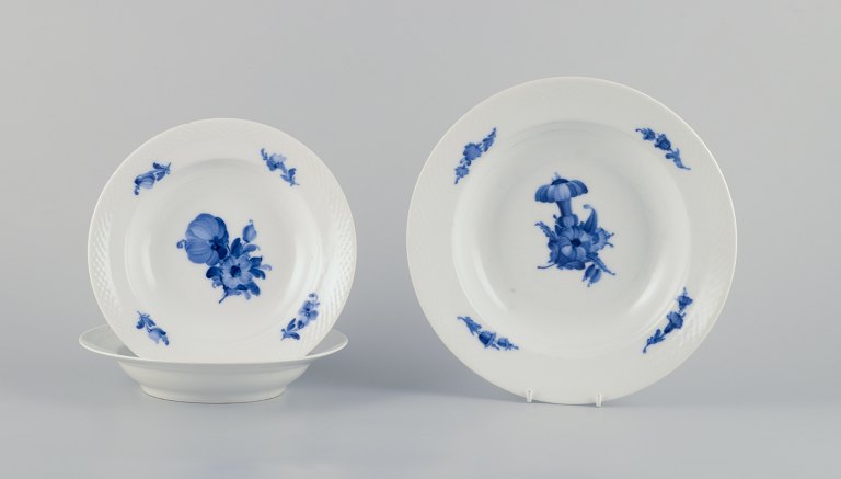 Royal Copenhagen Blue Flower Braided. Three deep plates.
Model 10/8105 and 10/8107.