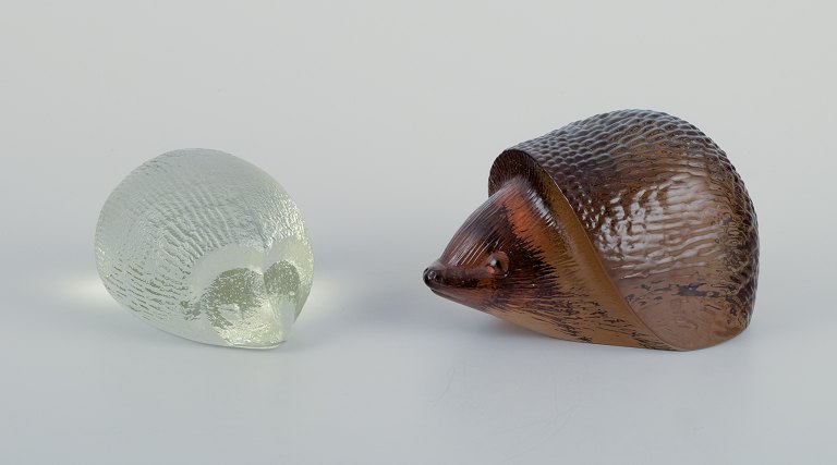 Paul Hoff for Kosta Boda and an unknown Swedish glass artist.
Two hedgehogs in art glass.