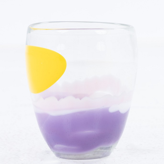 Finn Lynggaard
Glass vase with decorations in purple and yellow colours.
1 pc. in stock
Good, used condition
