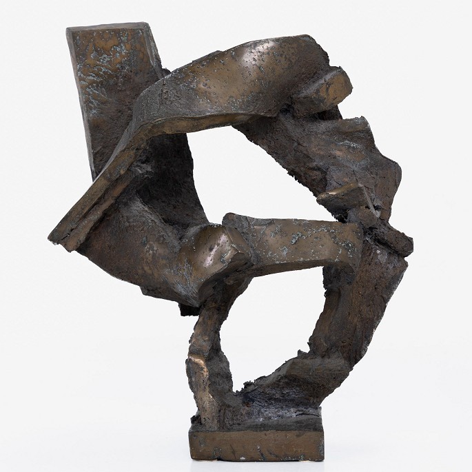 Svend Ritter
Sculpture in patinated bronze with abstract shapes.
1 pc. in stock
