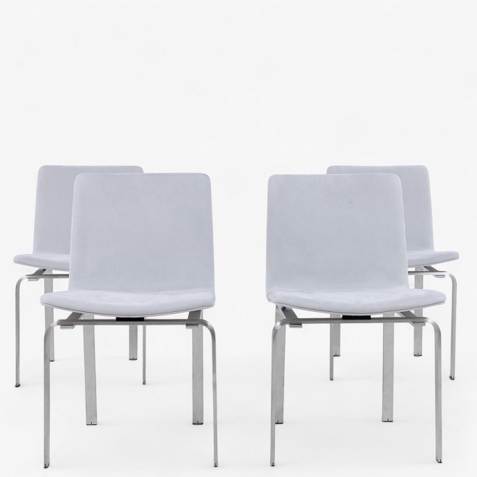 Jørgen Høj / Klassik Studio.
JH 3 - Set of 4 dining chairs with frame in steel and seat in 
