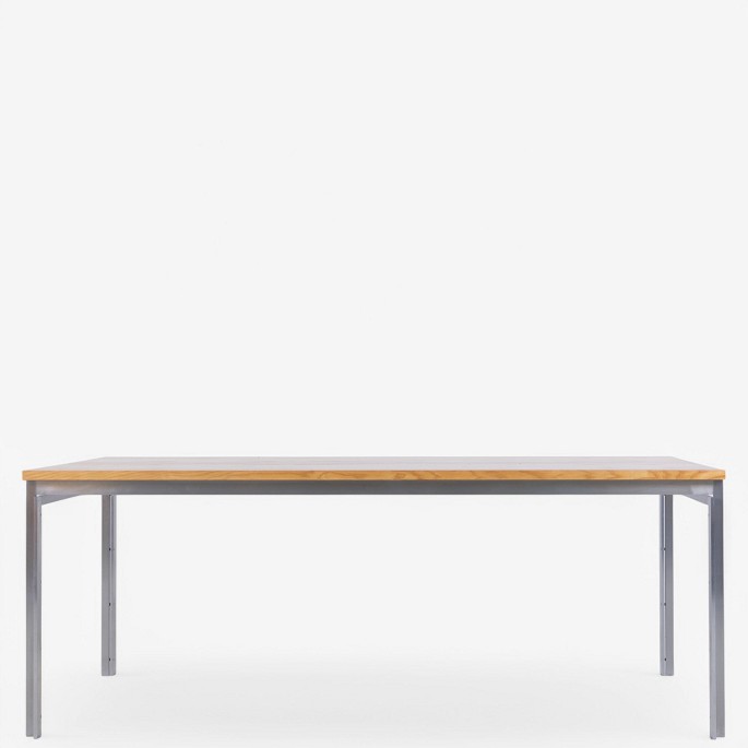 Poul Kjærholm / Fritz Hansen.
PK 55 - Work/dining table with ash top and steel frame. Marked by manufacturer.
1 pc. in stock
