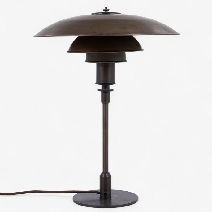 Poul Henningsen / Louis Poulsen.
PH 4/3 - Table lamp with patinated copper shades. Stamped 