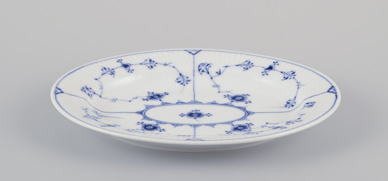 Royal Copenhagen Musselmalet Riflet.
Ovalt fad.