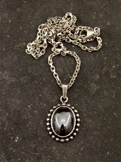 N E From sterling silver pendant with bloodstone