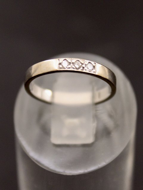14 carat white gold ring with diamonds