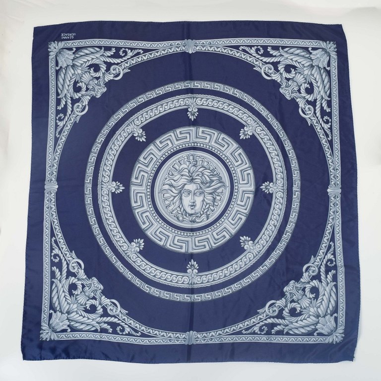Gianni Versace, silketørklæde