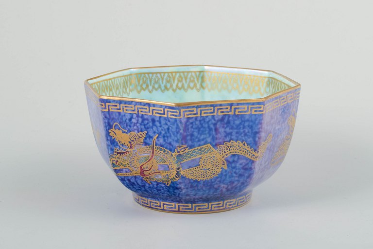 Wedgwood, England
Octagonal bowl in blue-purple lustre ware.