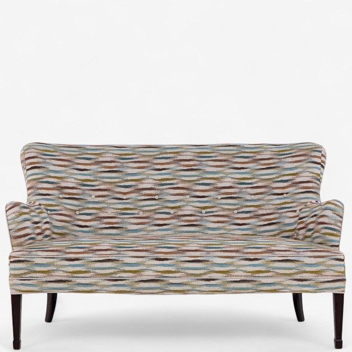 Frits Henningsen.
Sofa upholstered in Felbrigg - Teal/Chestnut and legs in dark stained mahogany.
1 pc. in stock
